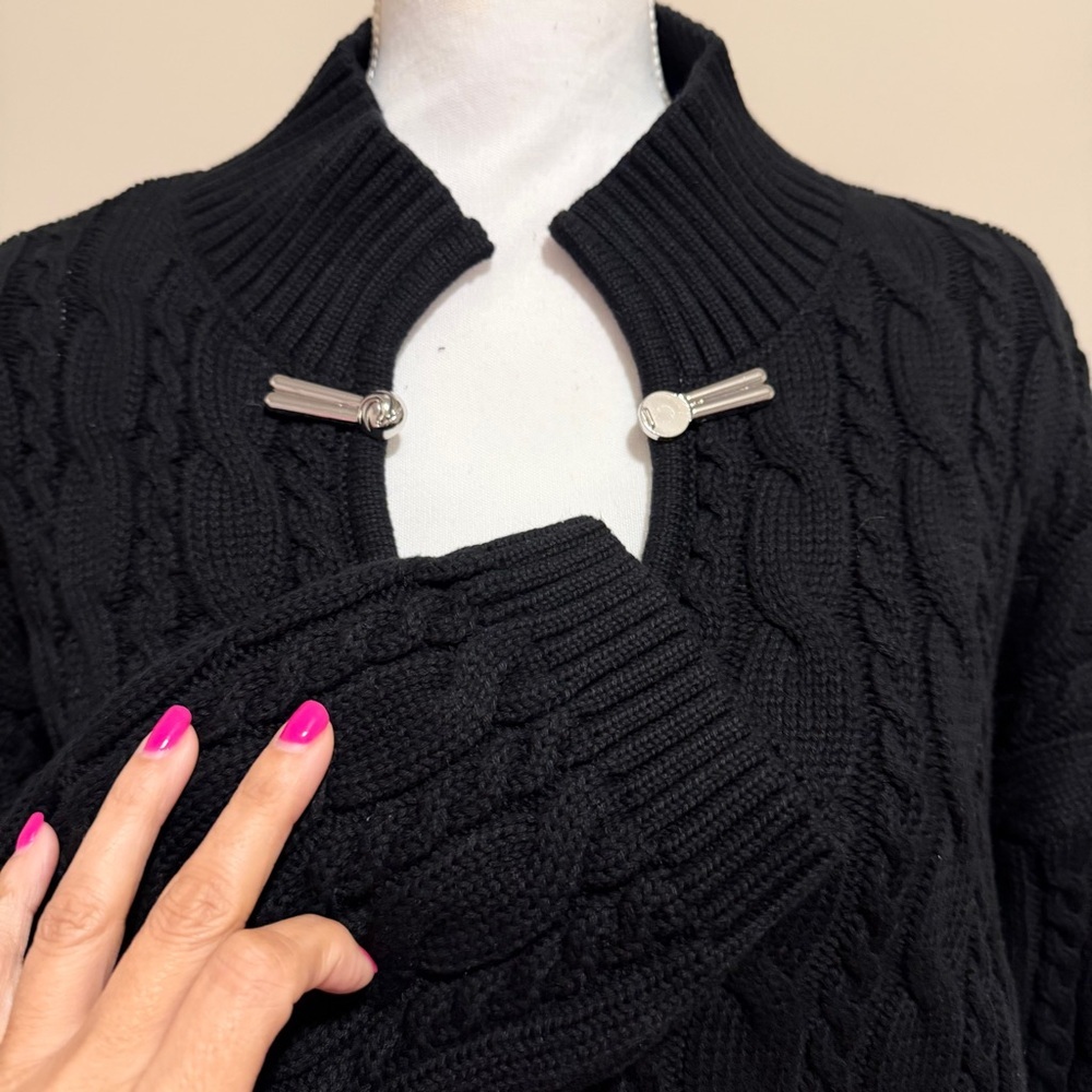 Commense Black Cable-Knit V-Neck Sweater with Keyhole - Picture 8 of 11